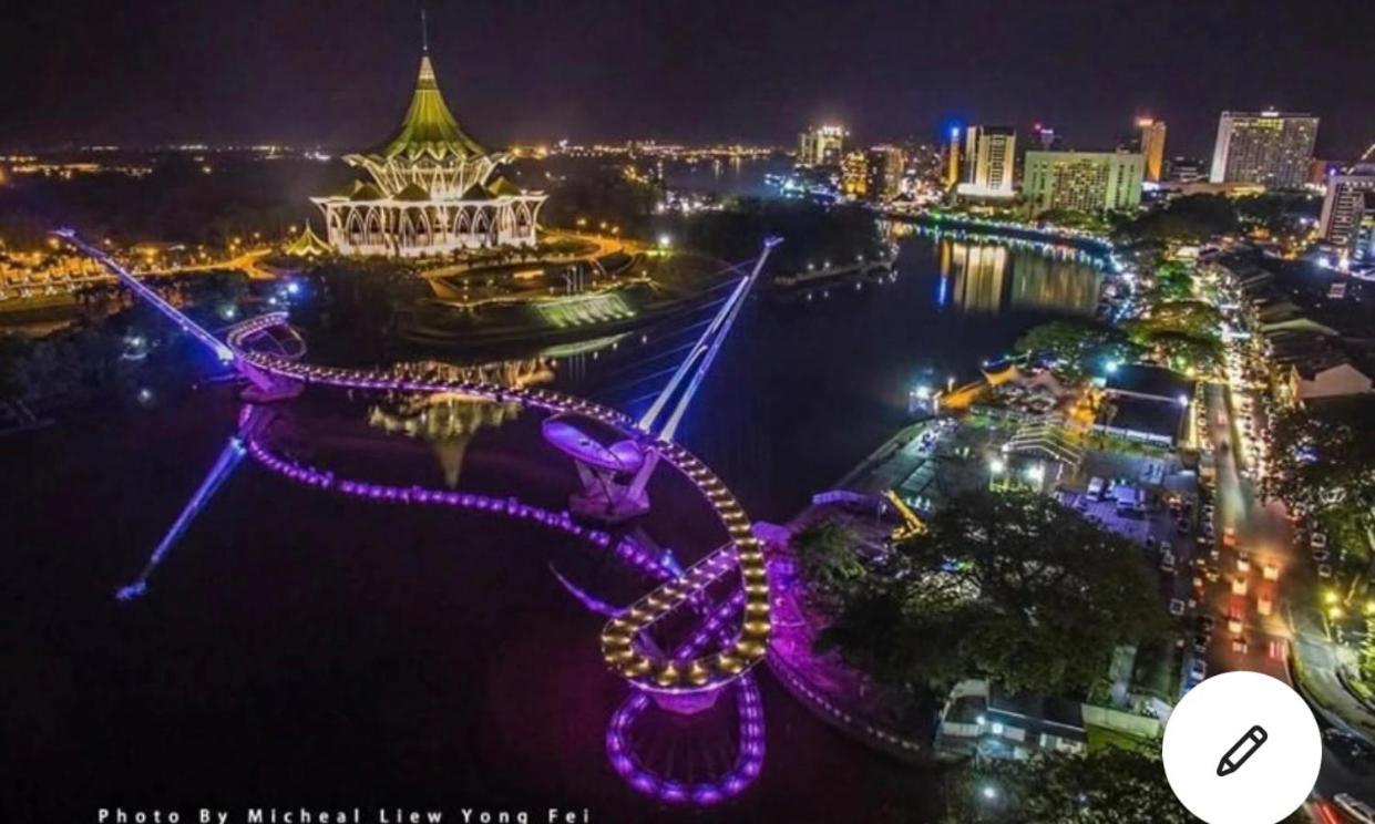 Riverbank Suites Waterfront Kuching Exterior foto