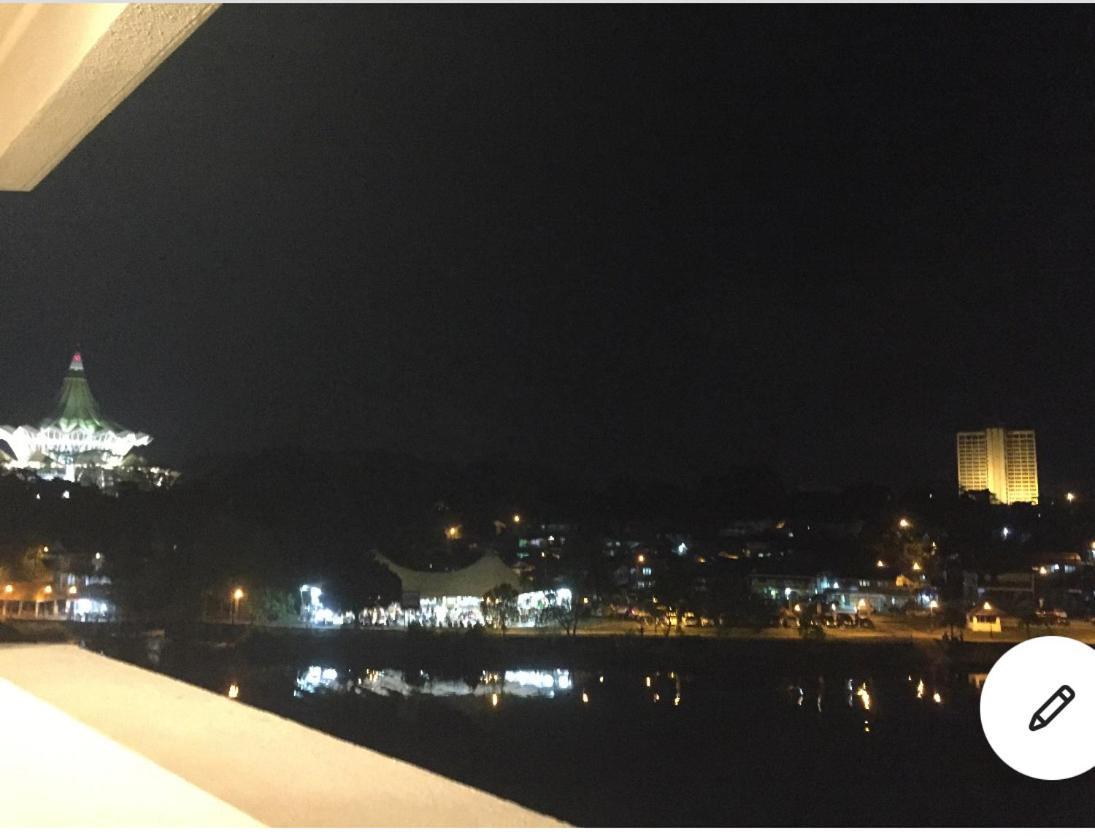 Riverbank Suites Waterfront Kuching Exterior foto